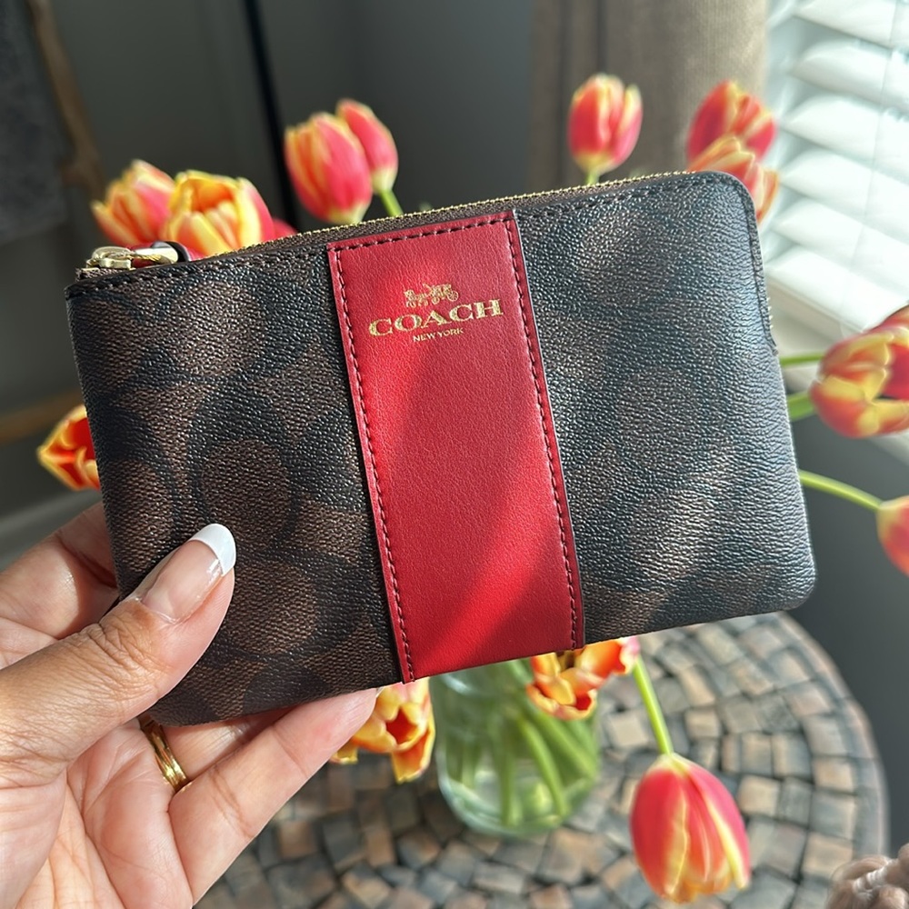 NWT Coach Wristlet - Picture 16 of 16